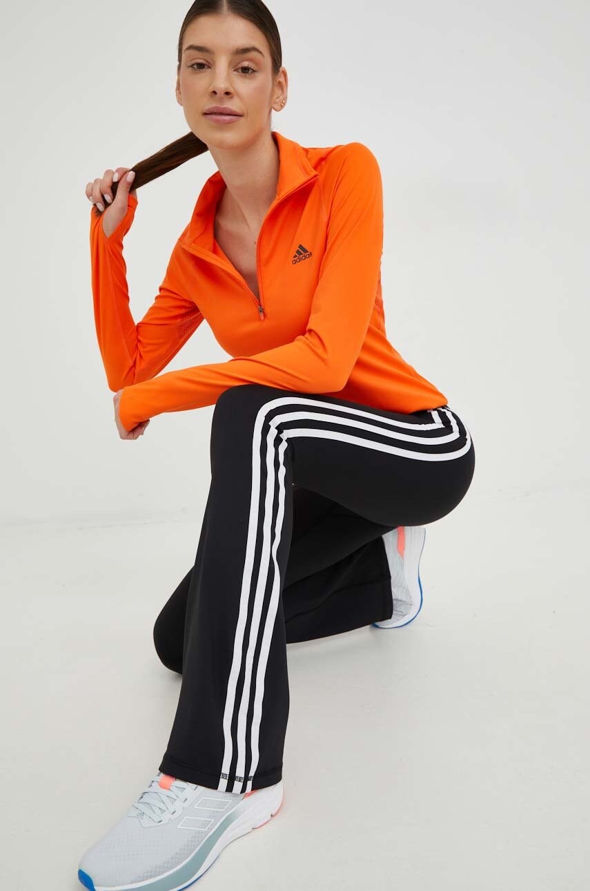 Штани для тренувань adidas Performance Training Essentials жіночі колір чорний з аплікацією
