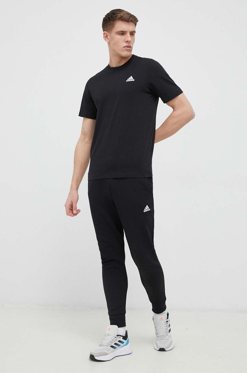 Бавовняна футболка adidas колір чорний однотонний