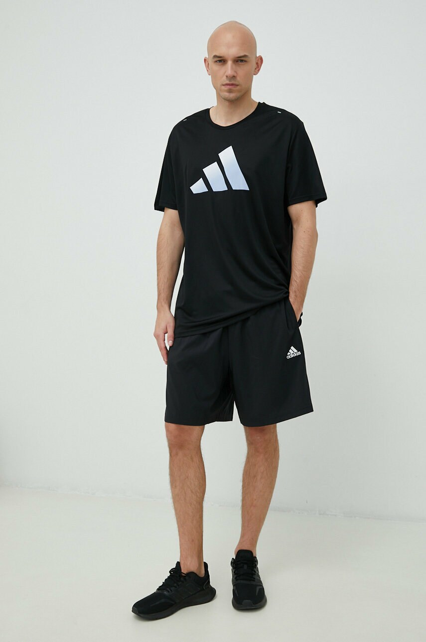 Бігова футболка adidas Performance Run Icons Колір чорний з принтом