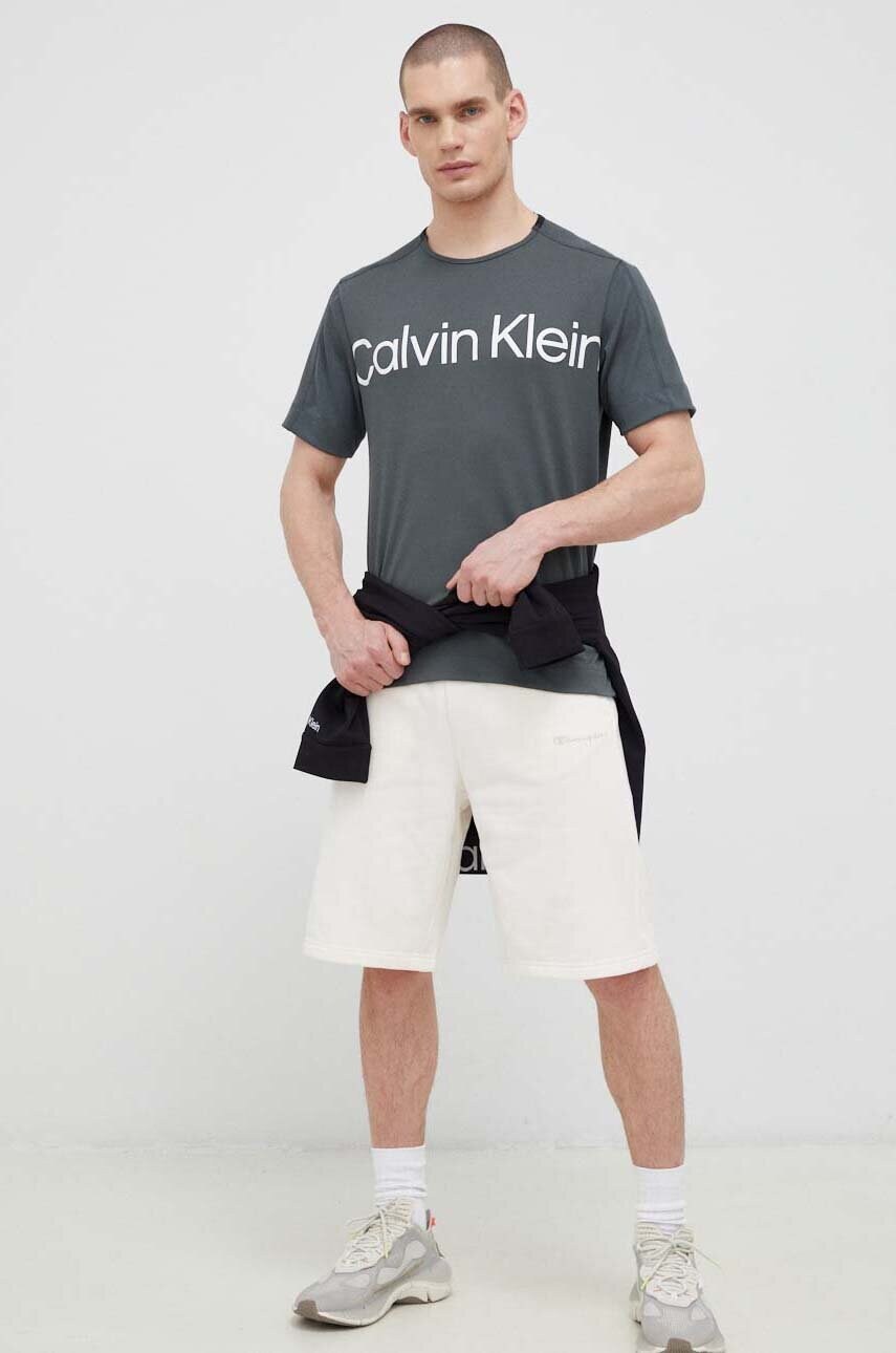 Тренувальна футболка Calvin Klein Performance Effect колір сірий з принтом