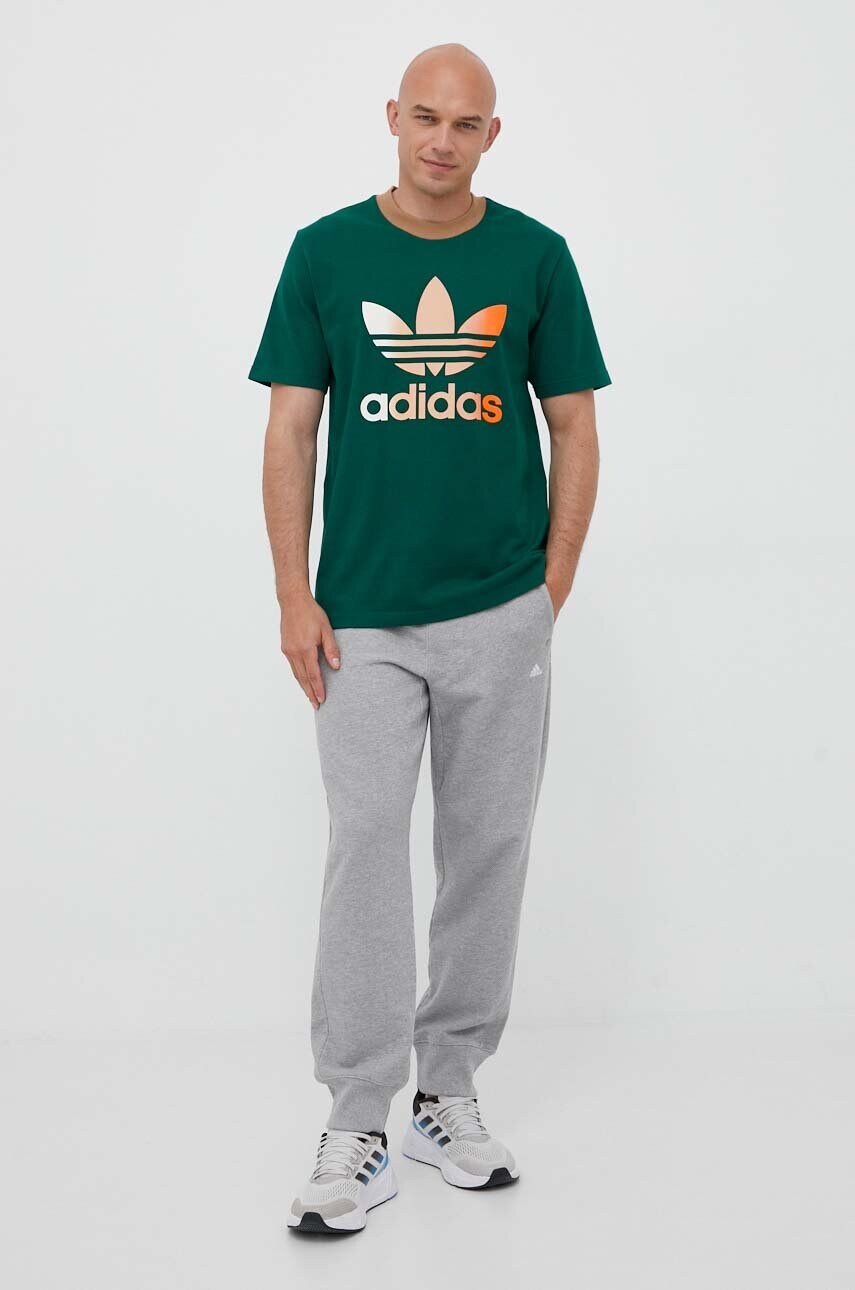 Бавовняна футболка adidas Originals колір зелений з принтом