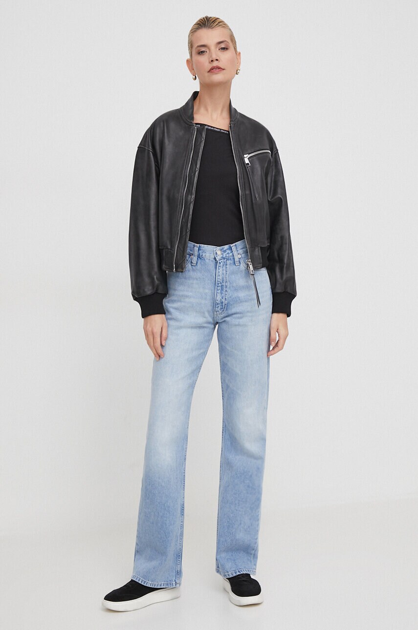 Футболка Calvin Klein Jeans жіночий колір чорний оголоне плече