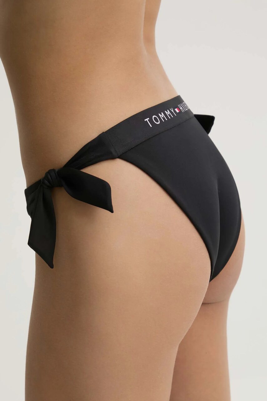 Купальні труси Tommy Hilfiger колір чорний UW0UW04497