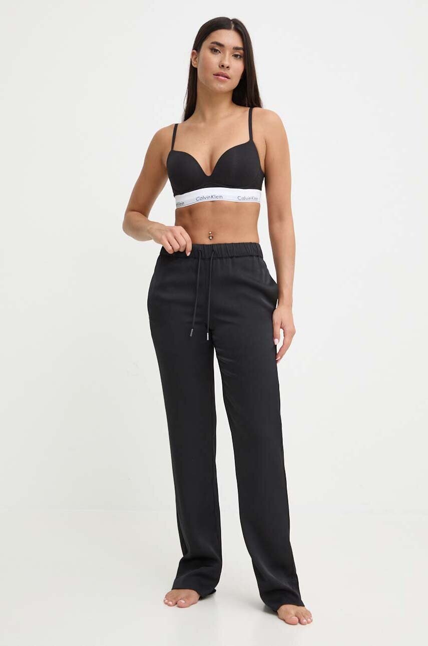 Піжамні штани Calvin Klein жіночі колір чорний сатин K20K206662