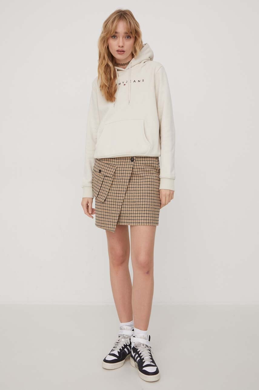 Кофта Tommy Jeans жіноча колір бежевий з капюшоном з аплікацією DW0DW17324