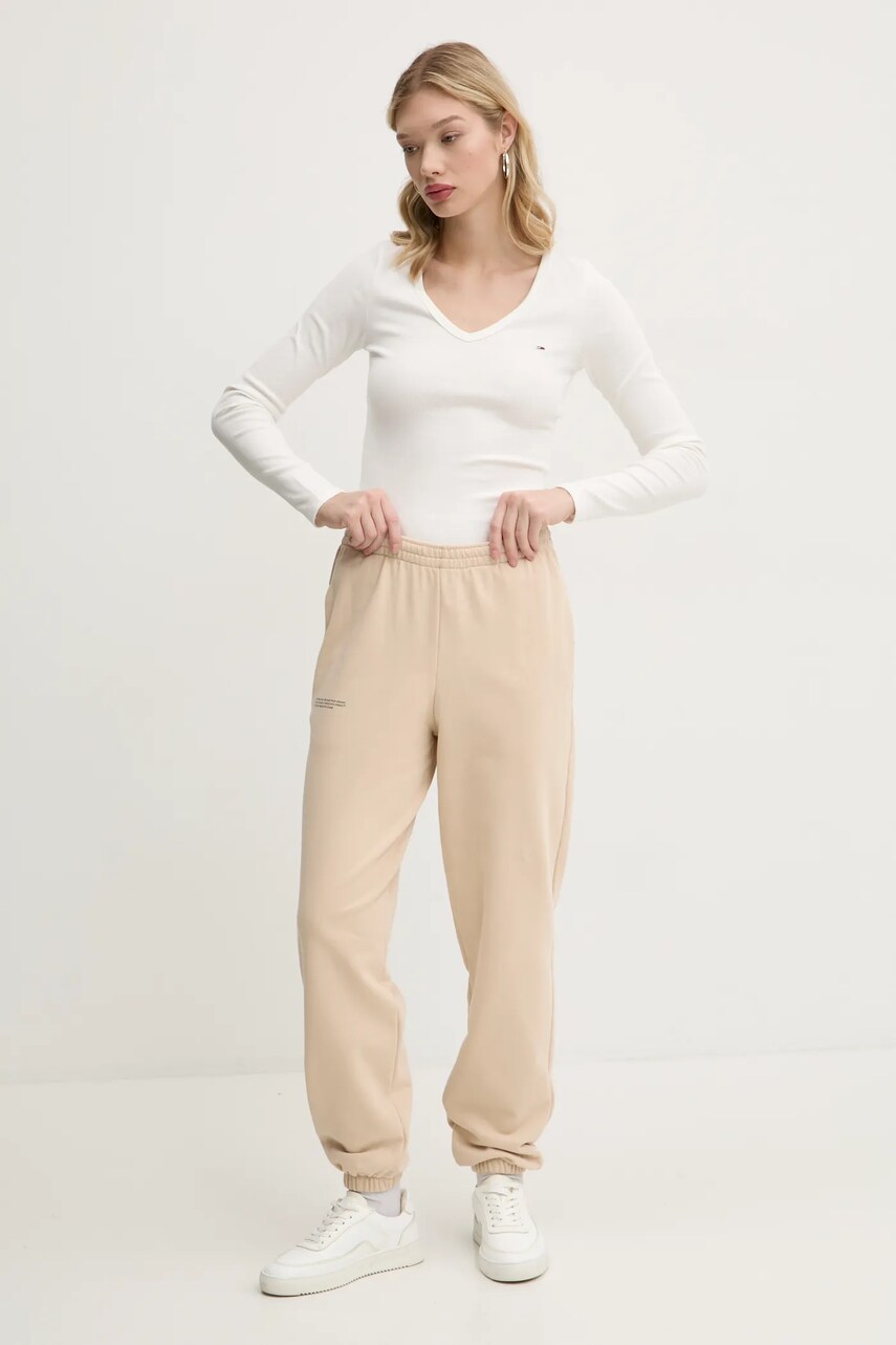 Лонгслів Tommy Jeans жіночий колір бежевий DW0DW17990