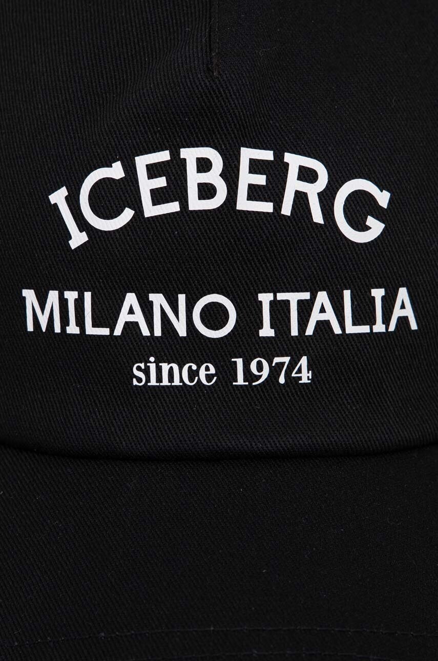 Бавовняна бейсболка Iceberg колір чорний з принтом