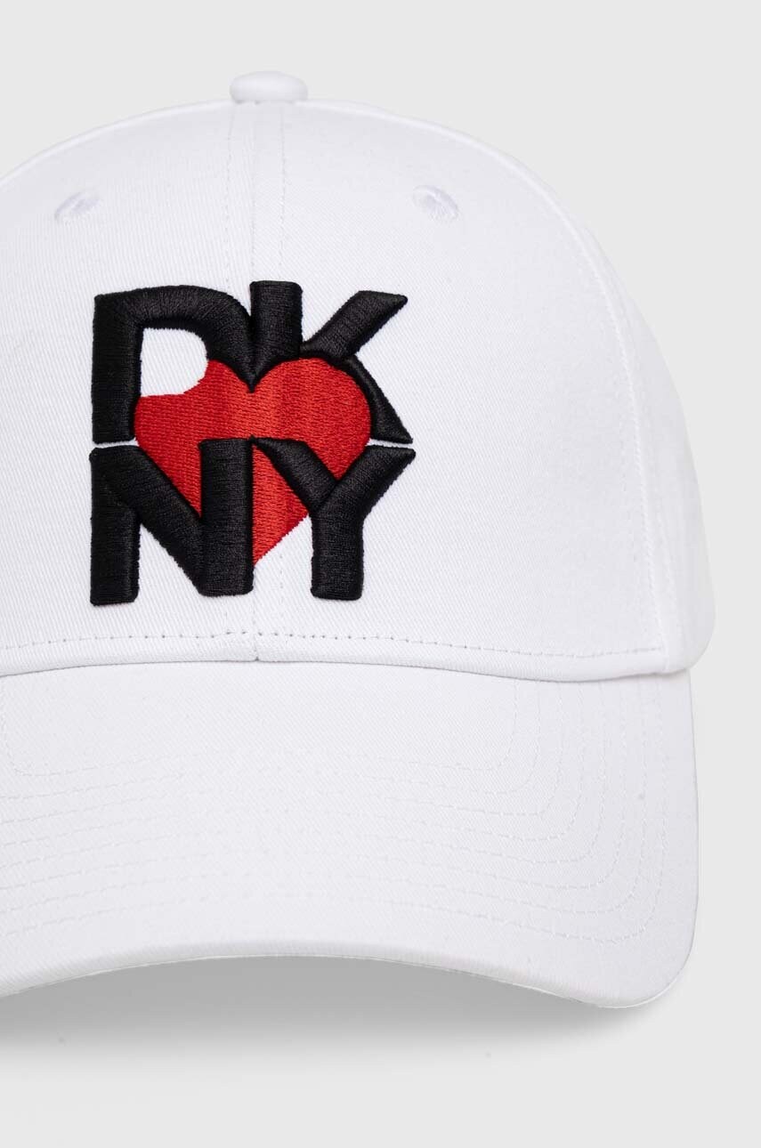 Бавовняна бейсболка Dkny HEART OF NY колір білий з аплікацією D2B4B147
