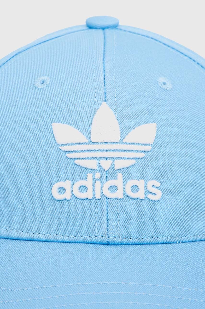 Бавовняна бейсболка adidas Originals з аплікацією IS4623