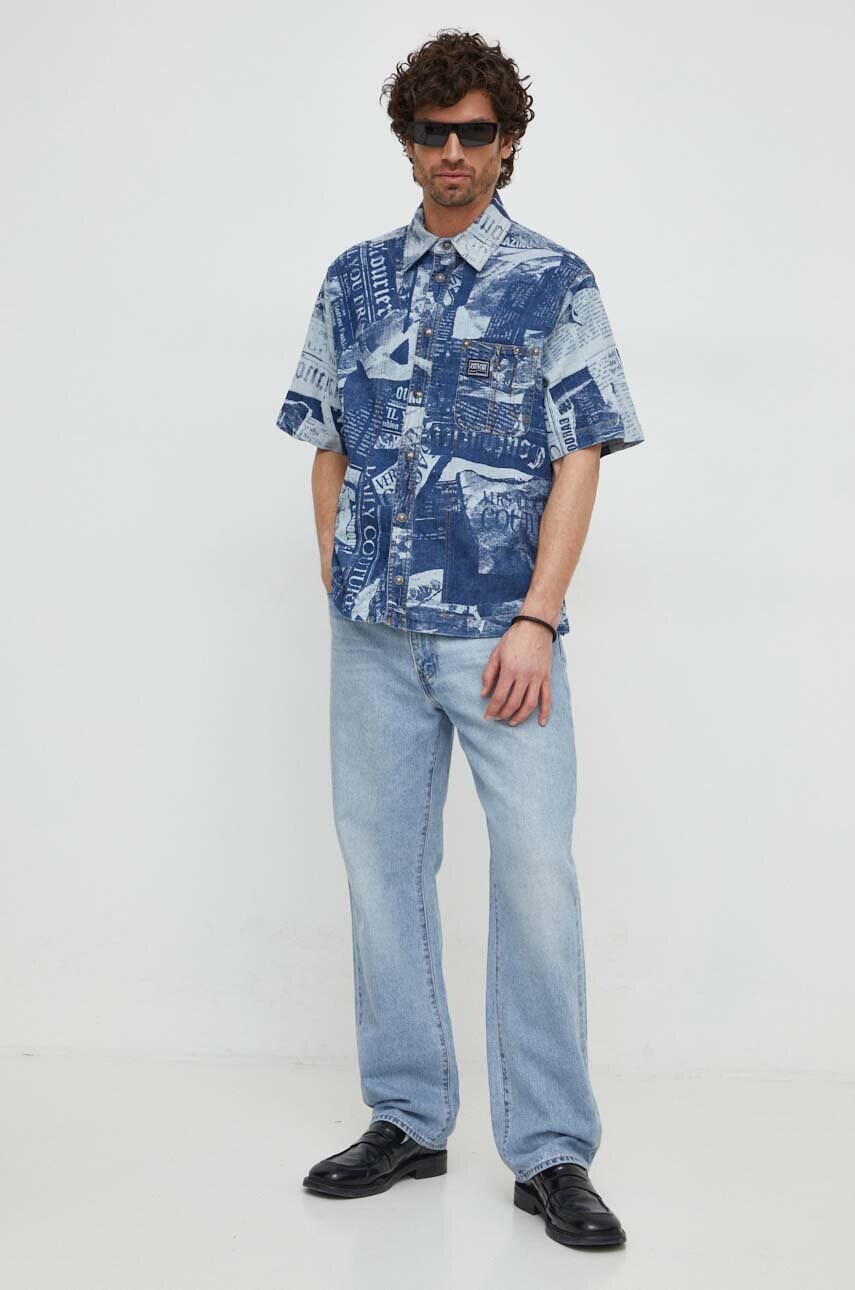 Купити Сорочка Versace Jeans Couture чоловіча колір синій relaxed класичний комір – головне зображення