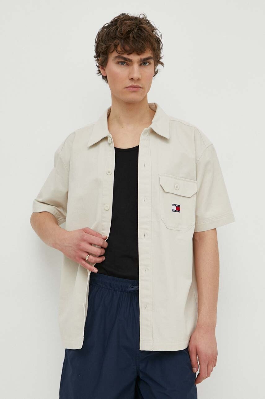Купити Бавовняна сорочка Tommy Jeans чоловіча колір бежевий relaxed класичний комір DM0DM18969 – головне зображення