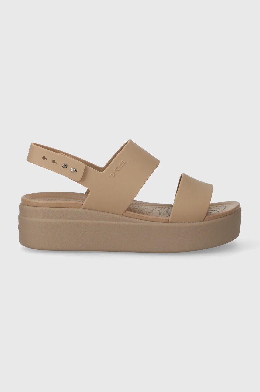 Шльопанці Crocs Brooklyn Low Wedge жіночі колір бежевий на платформі 206453
