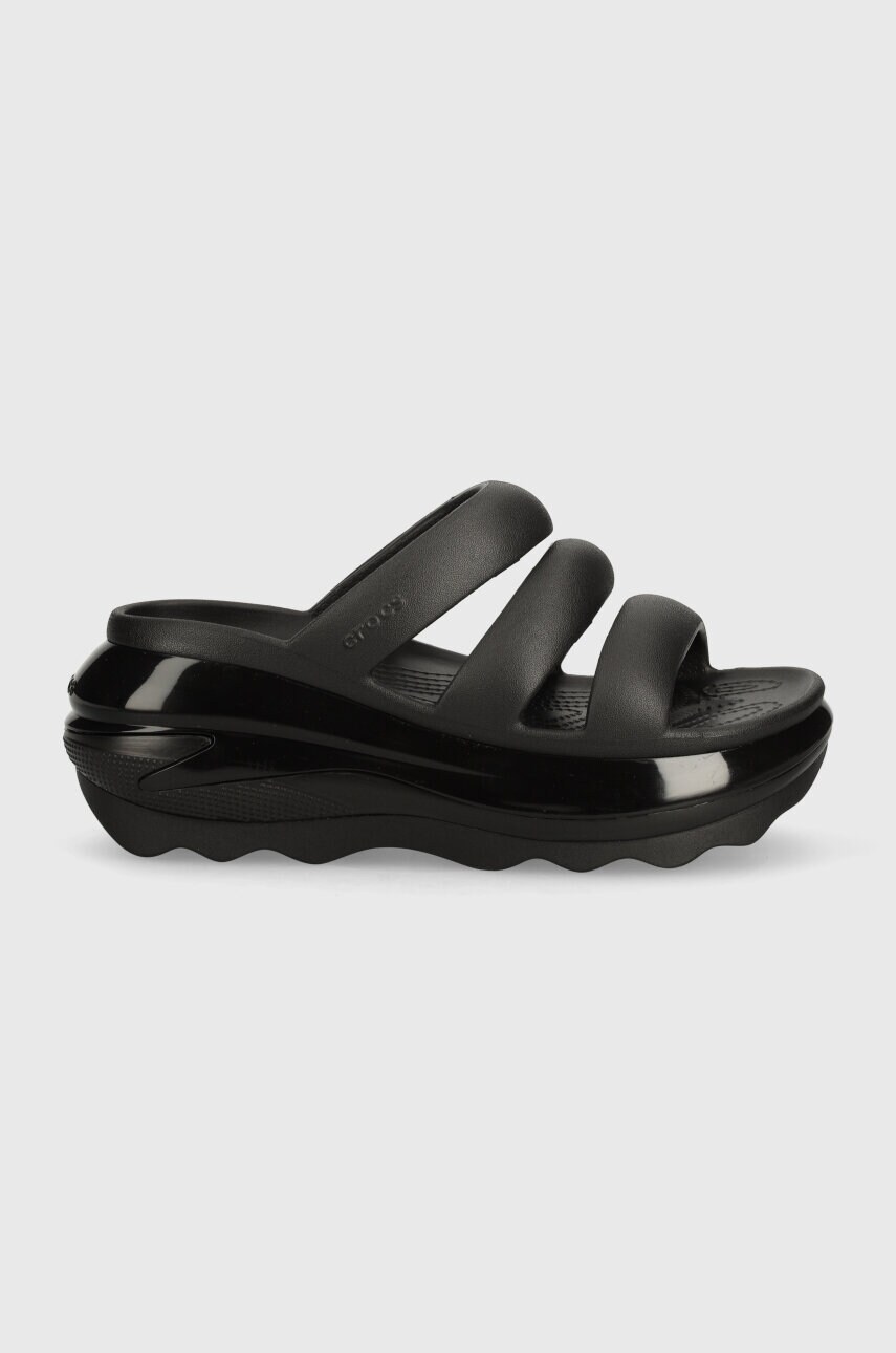 Шльопанці Crocs Mega Crush Triple Strap жіночі колір чорний на платформі 209842