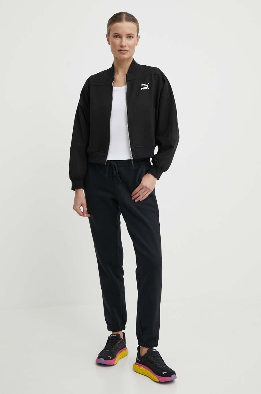 Куртка-бомбер Puma Classics Shiny Bomber жіноча колір чорний перехідна 623696
