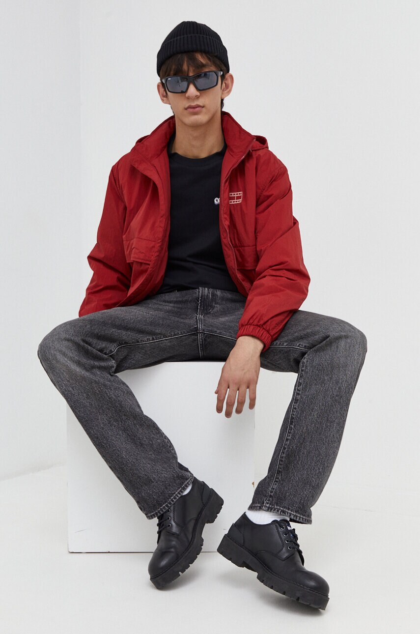 Куртка Tommy Jeans чоловіча колір бордовий перехідна