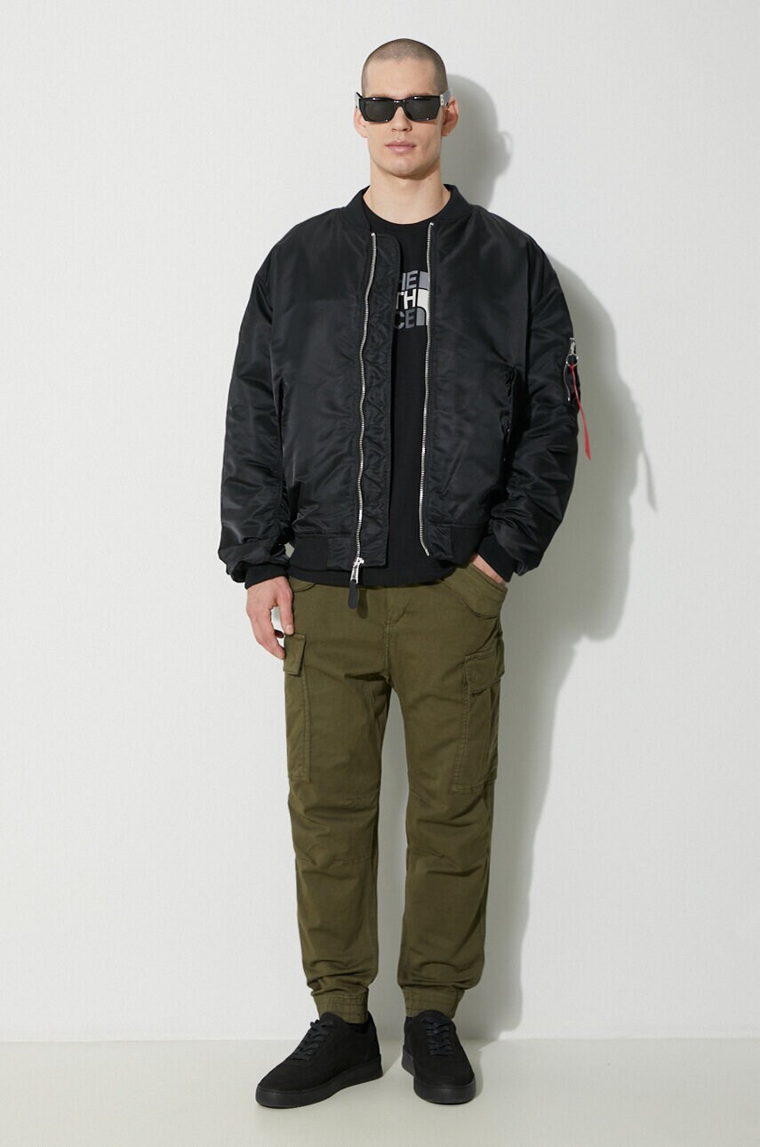 Куртка-бомбер Alpha Industries MA-1 CS чоловіча колір чорний перехідна oversize 136136