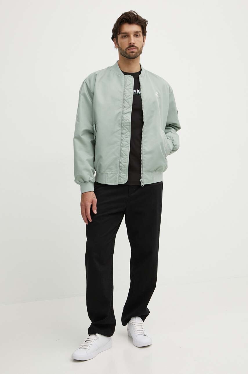 Куртка-бомбер Calvin Klein Jeans чоловіча колір чорний перехідна J30J325110