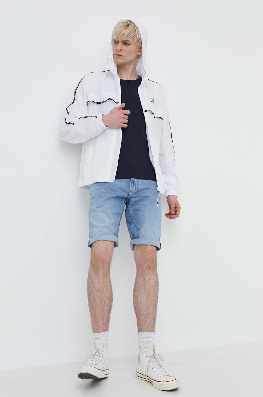 Куртка Tommy Jeans чоловіча колір білий перехідна