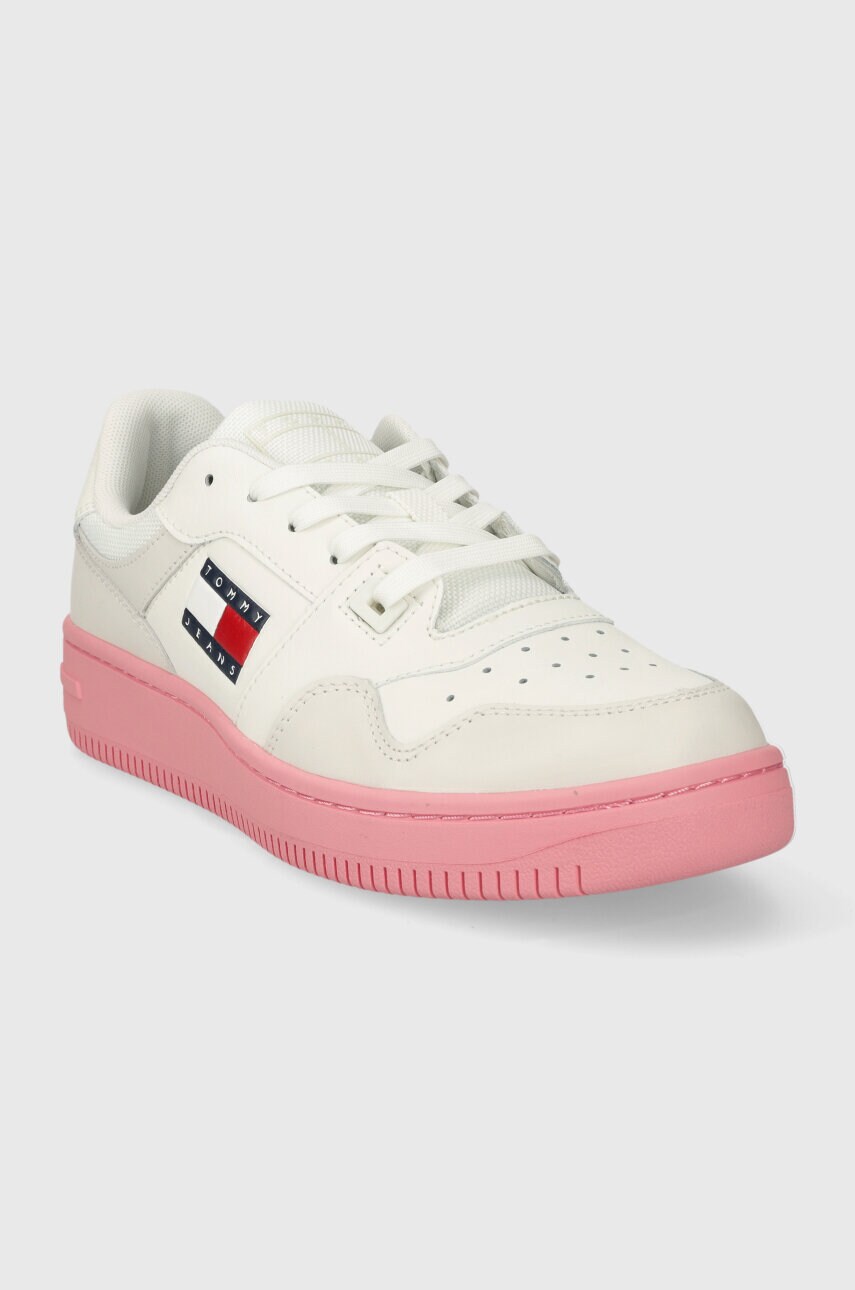 Шкіряні кросівки Tommy Jeans TJW RETRO BASKET ESS колір білий EN0EN02505