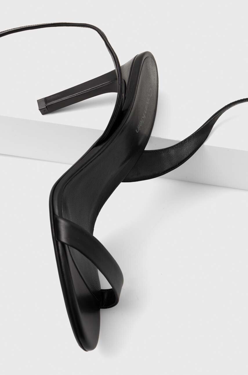 Шкіряні сандалі Calvin Klein HEEL SANDAL 90 LTH колір чорний HW0HW01945