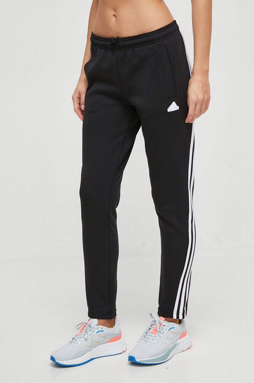Спортивні штани adidas колір чорний з аплікацією