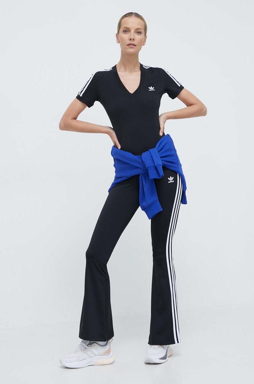 Спортивні штани adidas Originals Flared Leggings колір чорний з аплікацією IN1100