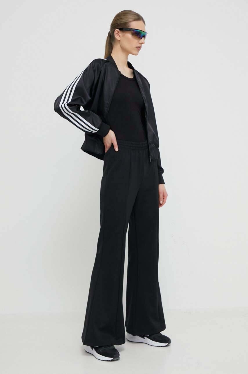 Спортивні штани adidas Originals Flared колір чорний однотонні IT9240