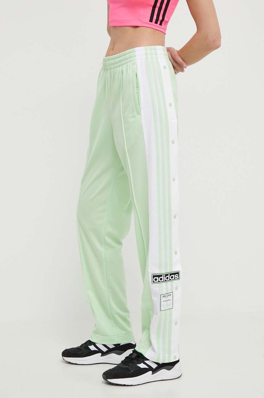 Спортивні штани adidas Originals колір зелений візерунок IP0626