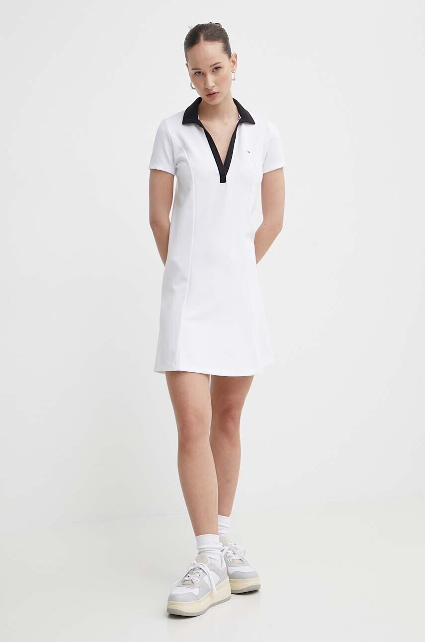 Сукня Tommy Jeans колір білий mini облягаюча DW0DW17937