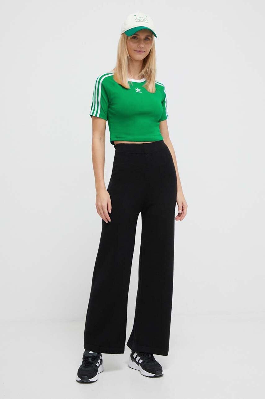 Футболка adidas Originals 3-Stripes Baby Tee жіночий колір зелений IP0666