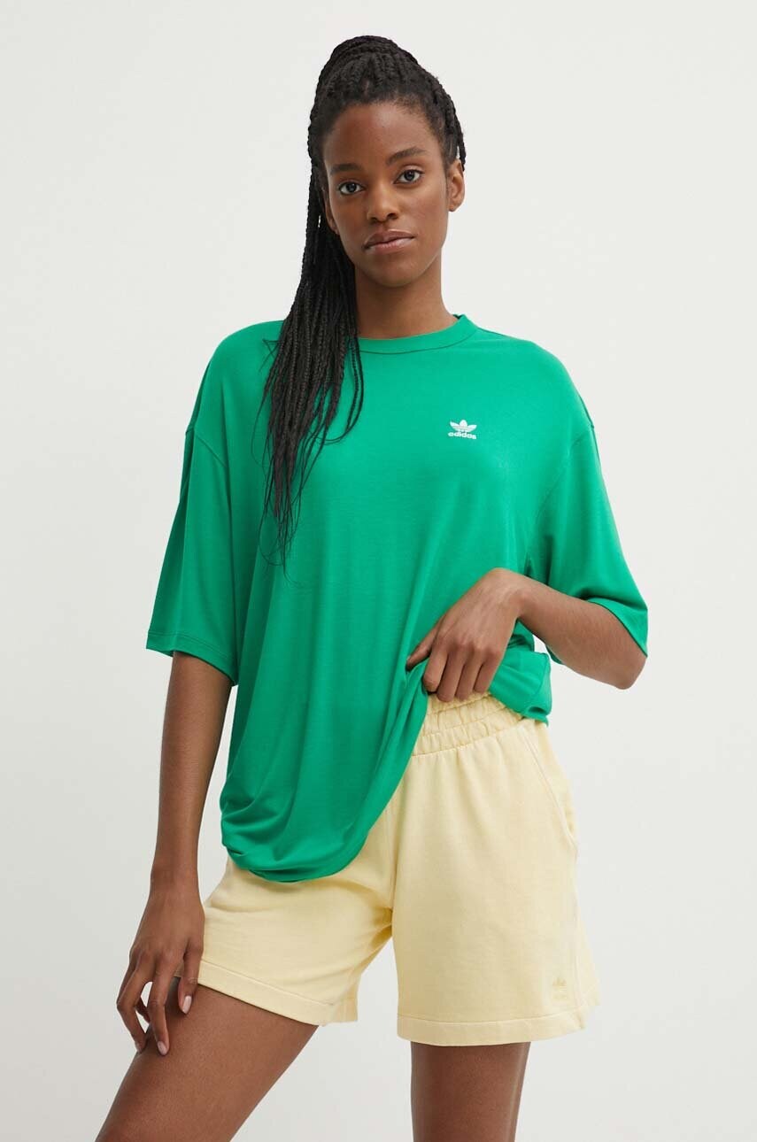 Футболка adidas Originals жіноча колір зелений IR8063