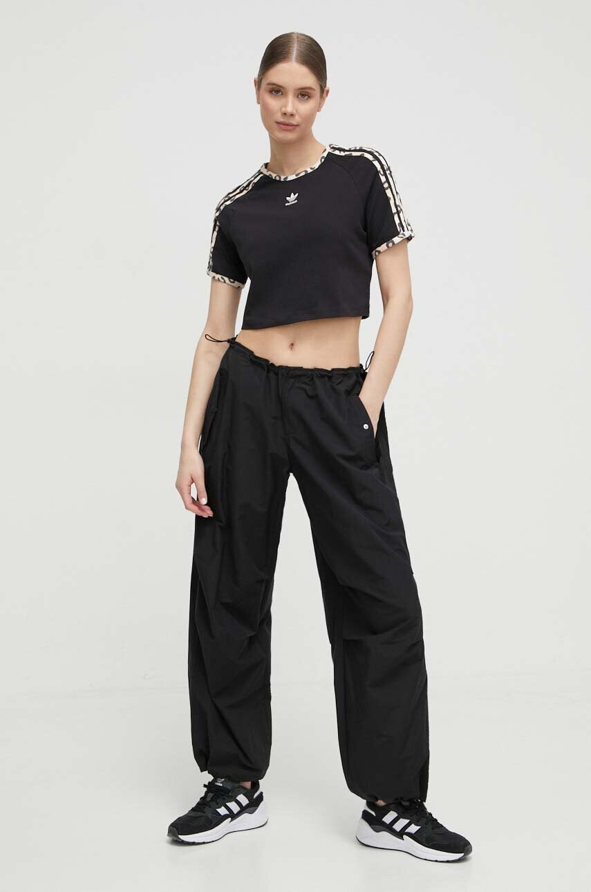 Футболка adidas Originals жіночий колір чорний