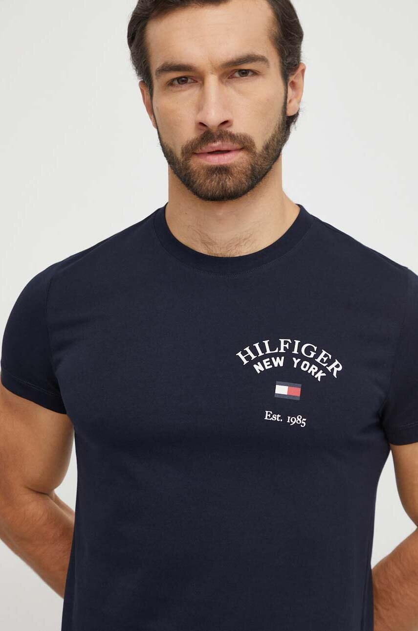 Бавовняна футболка Tommy Hilfiger чоловічий колір синій з принтом