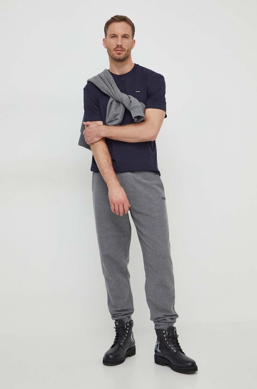 Бавовняна футболка Calvin Klein чоловіча колір синій однотонна