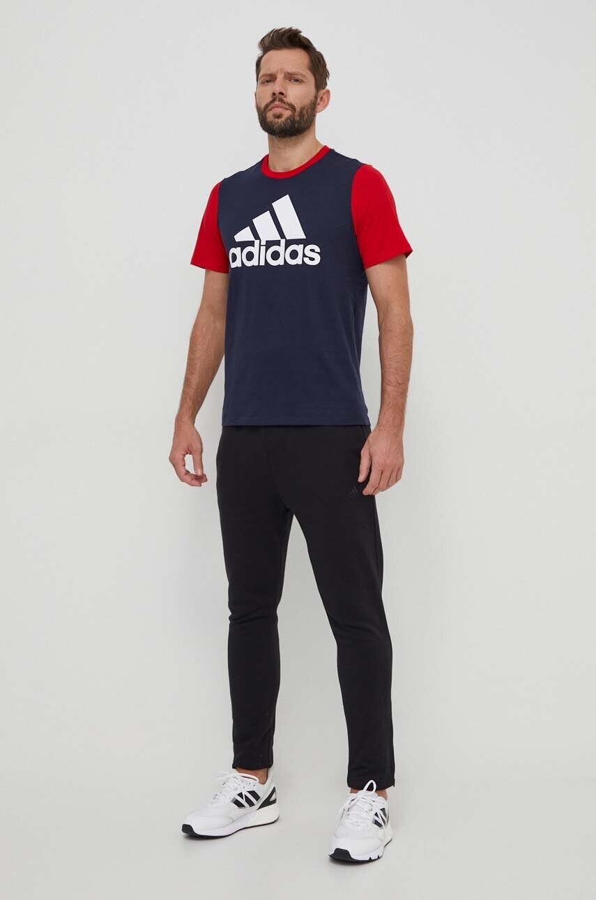 Бавовняна футболка adidas чоловічий колір синій з принтом