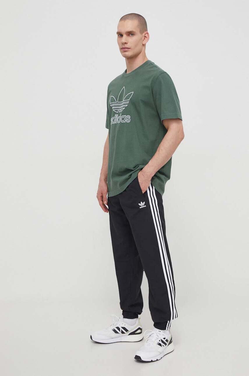Бавовняна футболка adidas Originals Trefoil Tee чоловіча колір зелений з аплікацією IR7993