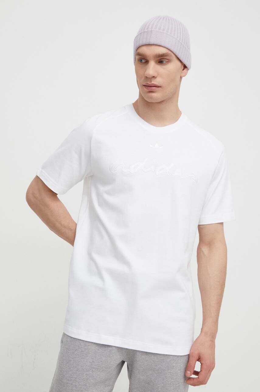 Бавовняна футболка adidas Originals Fashion Graphic чоловіча колір білий з аплікацією IT7494