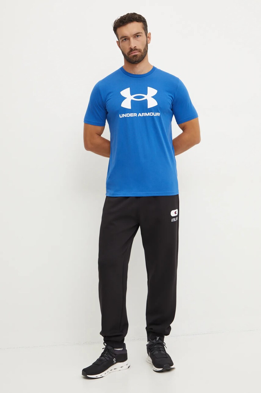 Футболка Under Armour SPORTSTYLE LOGO чоловіча колір синій з принтом 1382911
