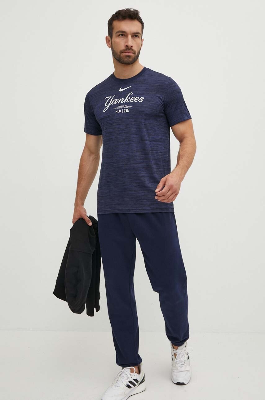 Футболка Nike New York Yankees чоловіча колір синій з принтом