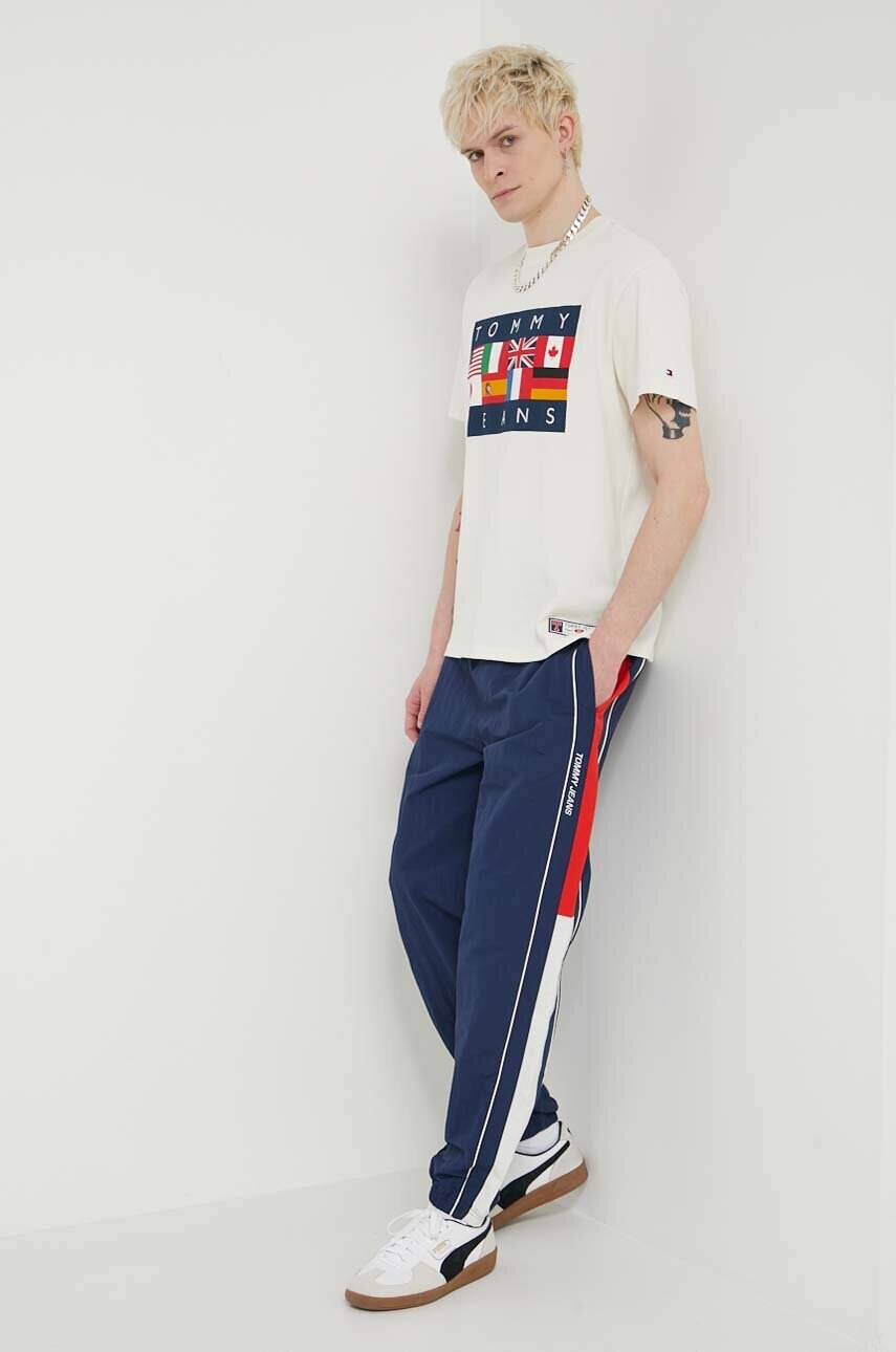 Бавовняна футболка Tommy Jeans Archive Games чоловіча колір бежевий з принтом DM0DM19545
