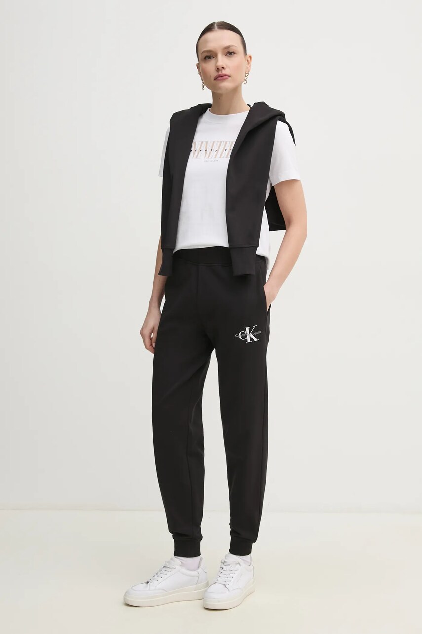 Кофта Calvin Klein Jeans жіноча колір чорний з капюшоном однотонна J20J225358