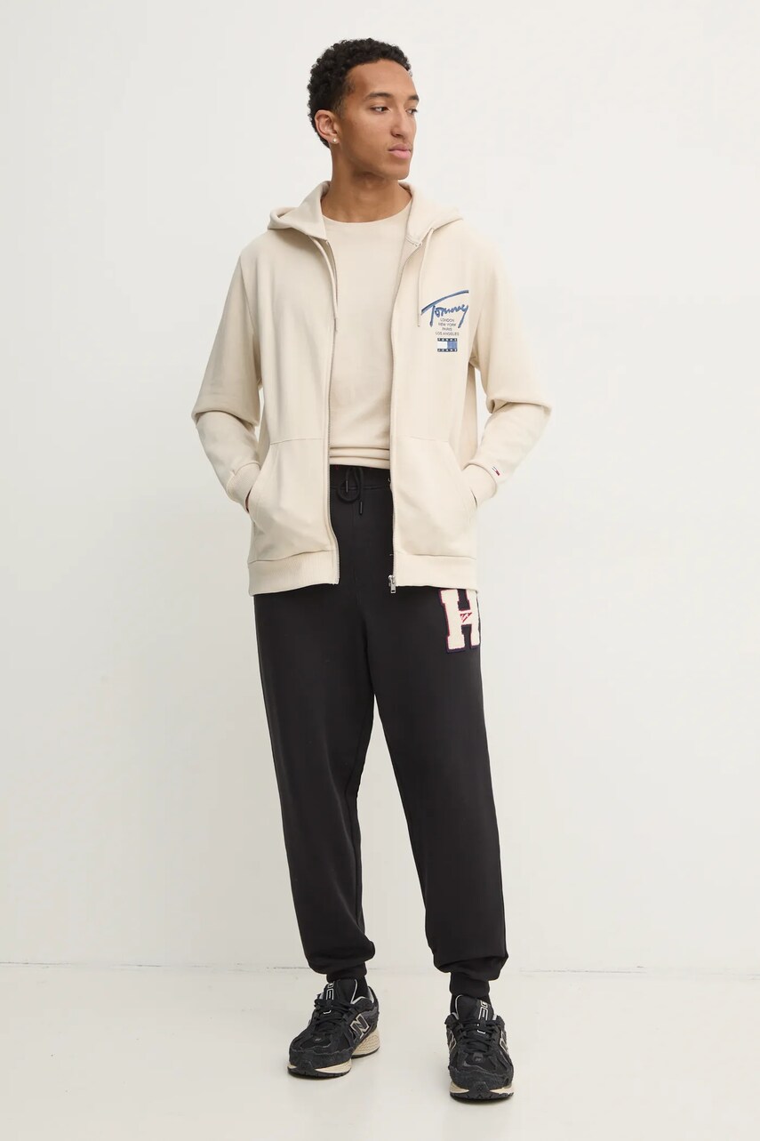 Бавовняна кофта Tommy Jeans чоловіча колір бежевий з капюшоном з аплікацією DM0DM21101