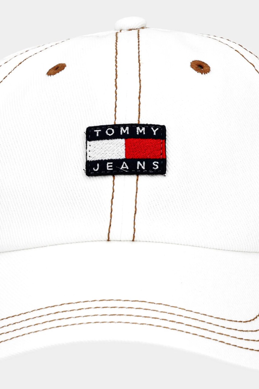 Бавовняна бейсболка Tommy Jeans колір білий з аплікацією AW0AW17572
