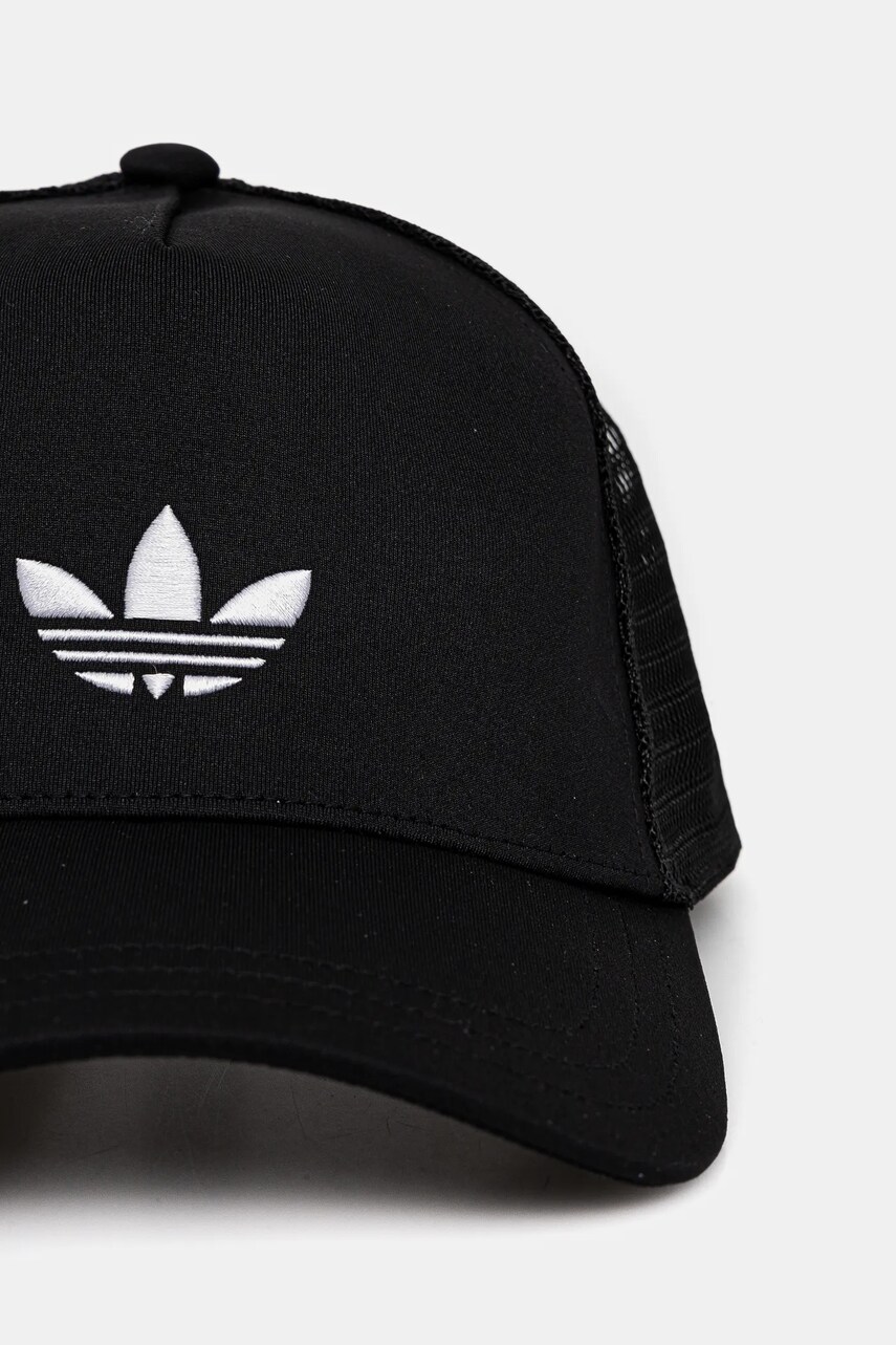 Кепка adidas Originals CURVED TRUCKER колір чорний однотонна JC6038