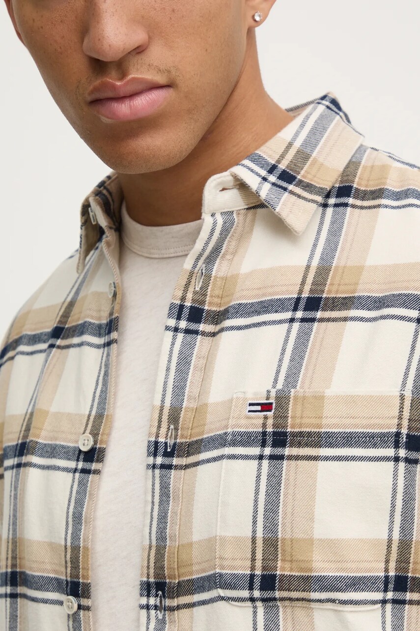 Сорочка Tommy Jeans чоловіча колір бежевий regular класичний комір DM0DM20670