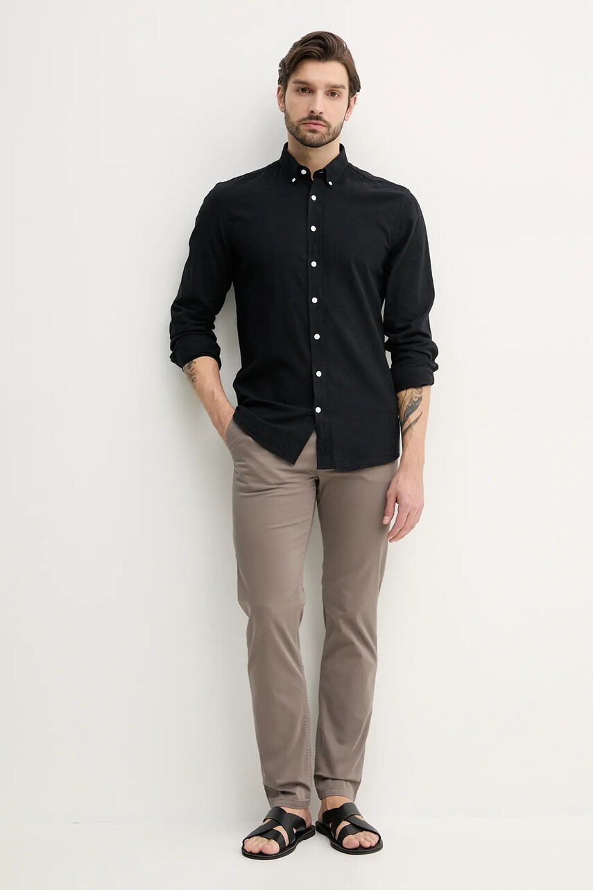 Сорочка з льону Lindbergh чоловіча колір чорний relaxed комір button-down 30-203344B