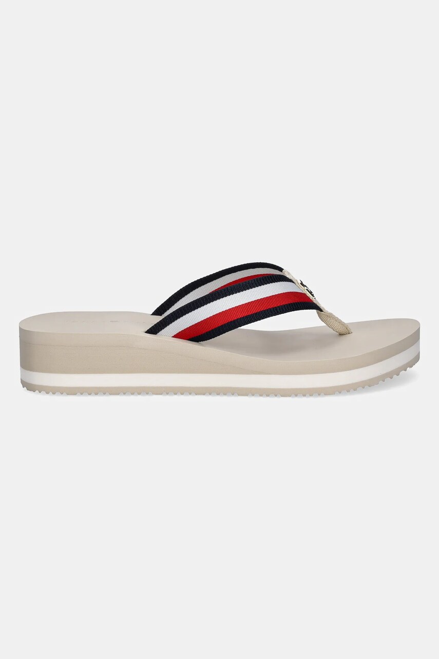 В'єтнамки Tommy Hilfiger TH CORP MID WEDGE BEACH SANDAL жіночі колір бежевий на танкетці FW0FW08517