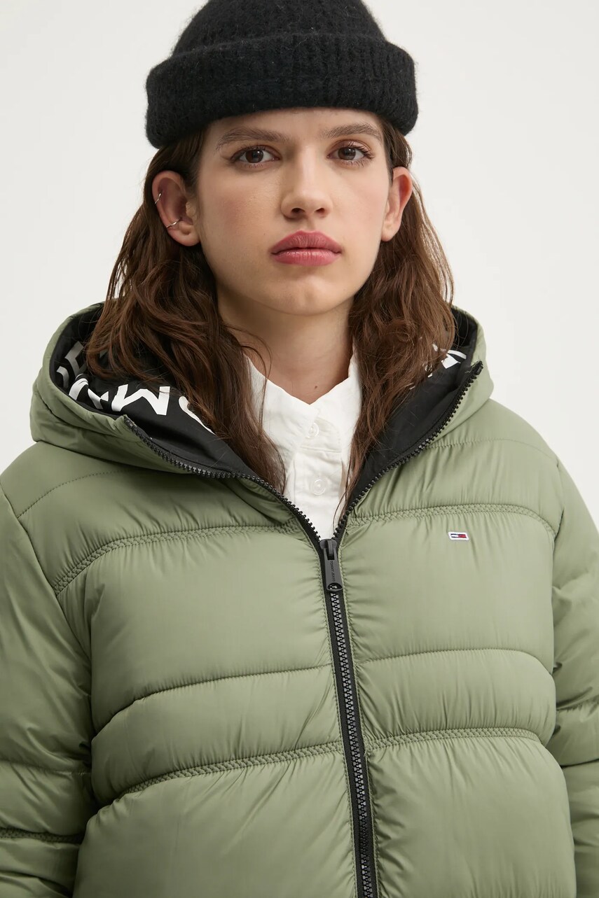 Куртка Tommy Jeans жіноча колір зелений зимова oversize DW0DW20184