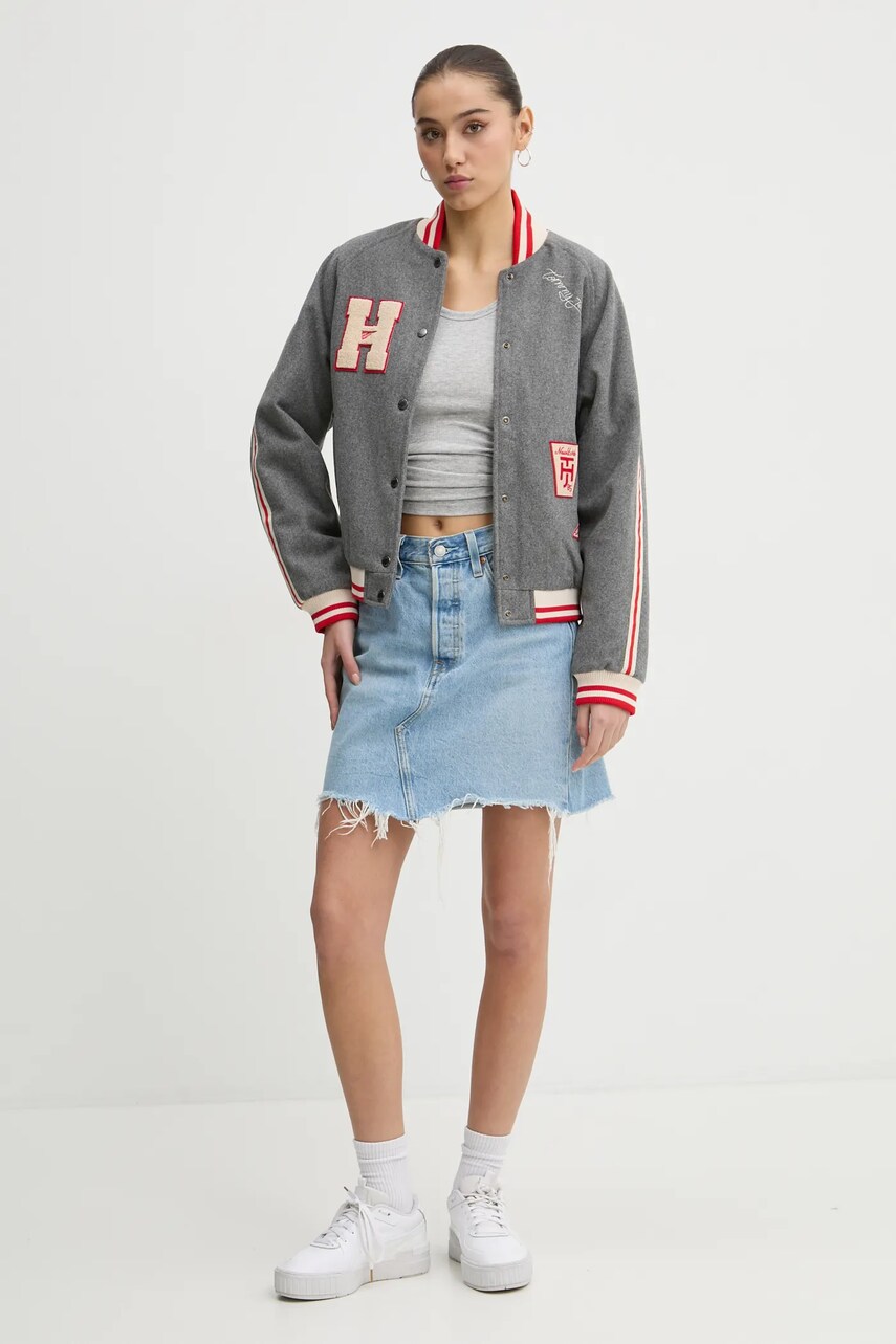 Куртка Tommy Jeans жіноча колір сірий перехідна DW0DW20547