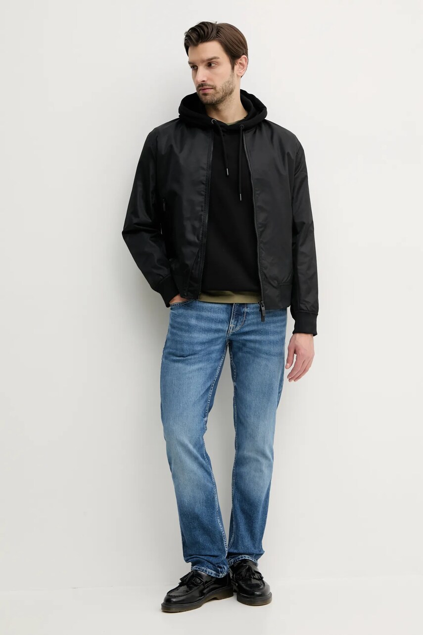 Куртка-бомбер Armani Exchange колір чорний перехідна oversize XM000195 AF12011